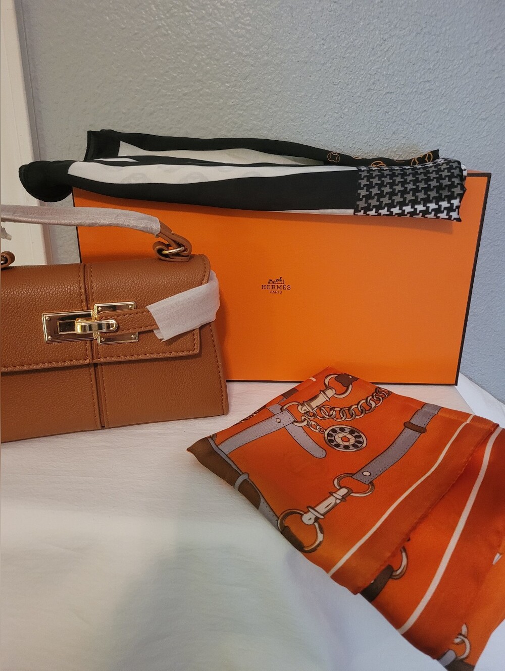 Designer Style Bag - Picture 6 of 13